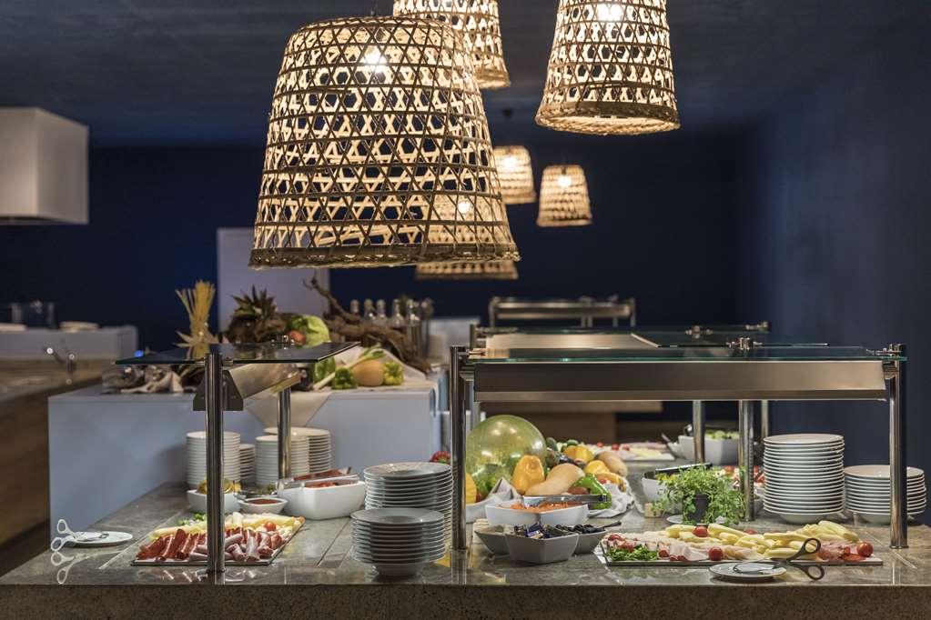 Falkensteiner Hotel Park Пунат Ресторант снимка