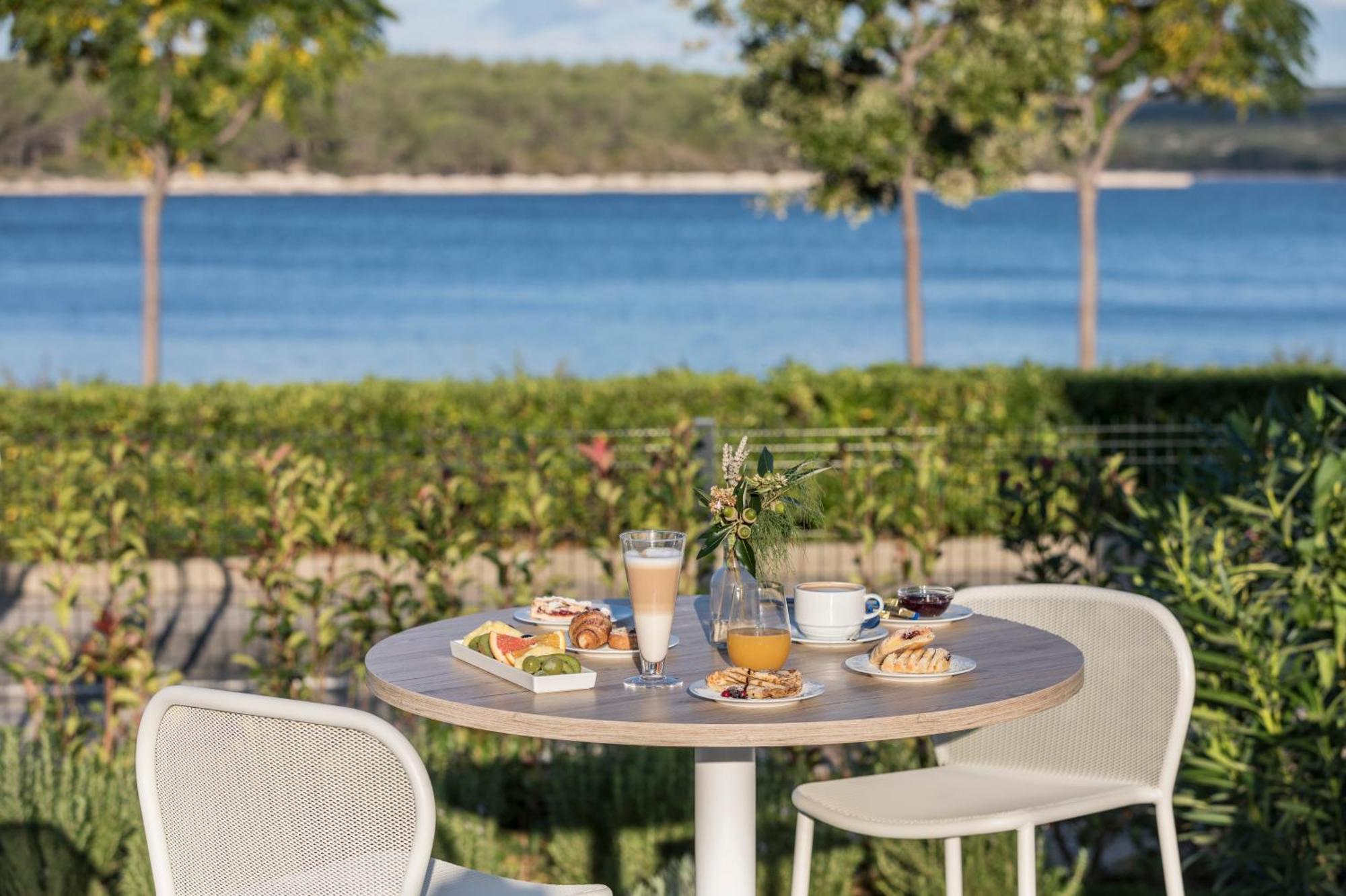 Falkensteiner Hotel Park Пунат Екстериор снимка