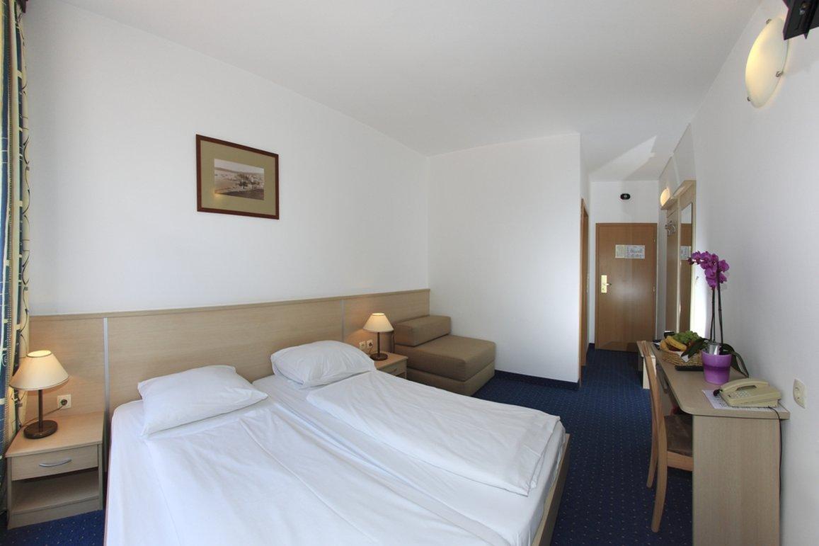 Falkensteiner Hotel Park Пунат Екстериор снимка